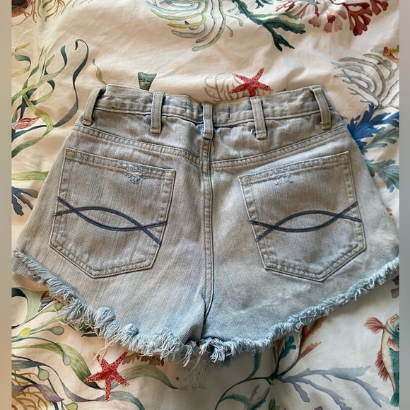 Abercrombie & Fitch Jean Shorts Size 00 W24 - Picture 2 of 3